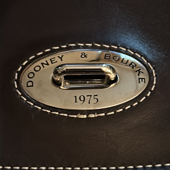 New Dooney and Bourke bag - Picture 2 of 14